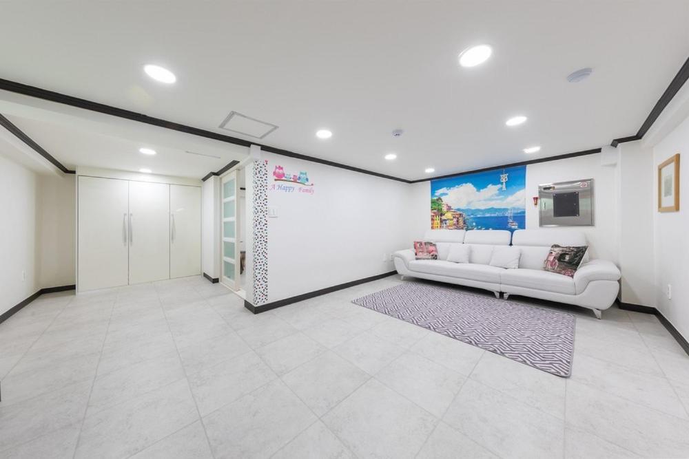 Gangneung Mirabell Spa Pension Стая снимка