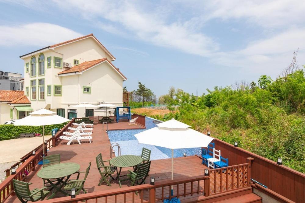 Gangneung Mirabell Spa Pension Екстериор снимка